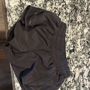 size 0, good condition and selling for 25$